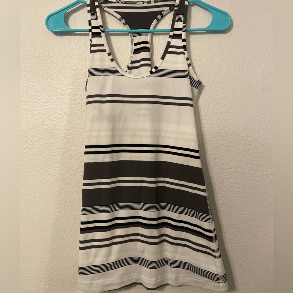 Lululemon top